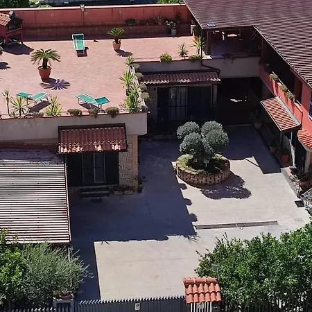 Midway House Italy Maison d'hôtes