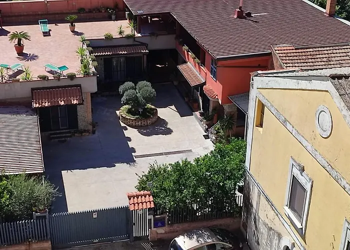 Midway House Italy 3* Sant'Egidio del Monte Albino